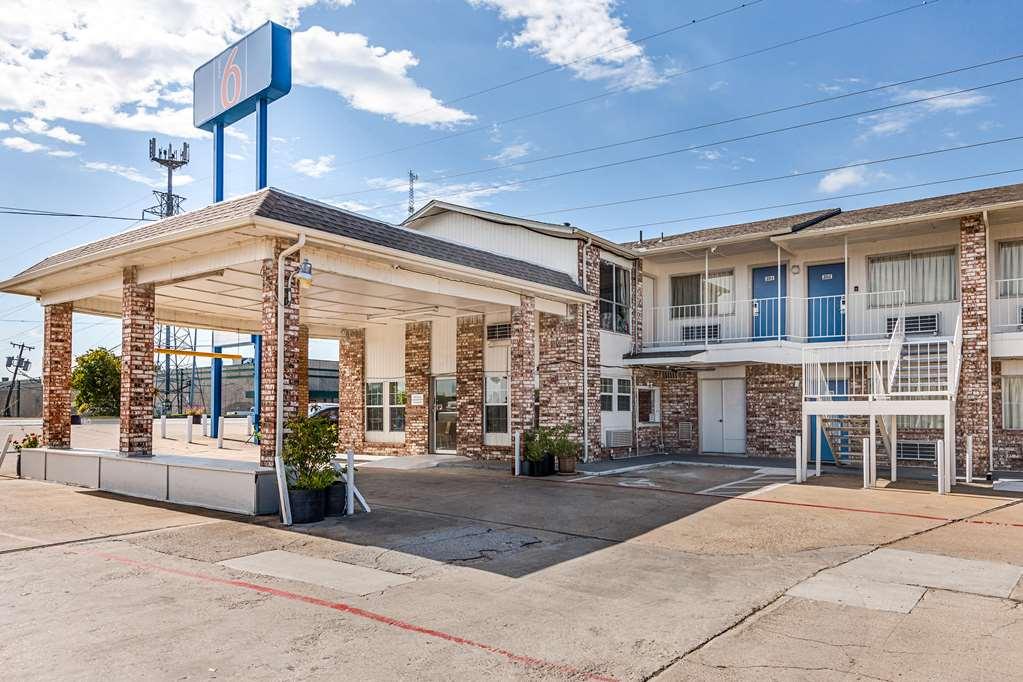 Motel 6 Fort Worth - Northside Eksteriør billede