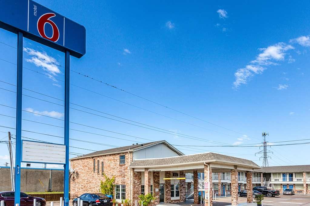 Motel 6 Fort Worth - Northside Eksteriør billede
