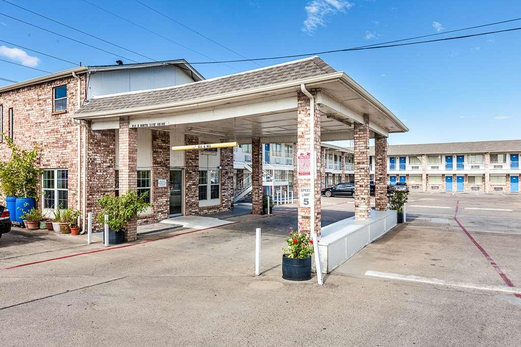 Motel 6 Fort Worth - Northside Eksteriør billede