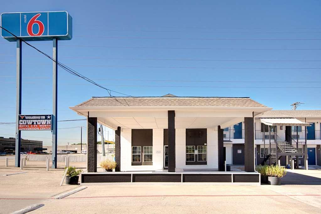 Motel 6 Fort Worth - Northside Eksteriør billede