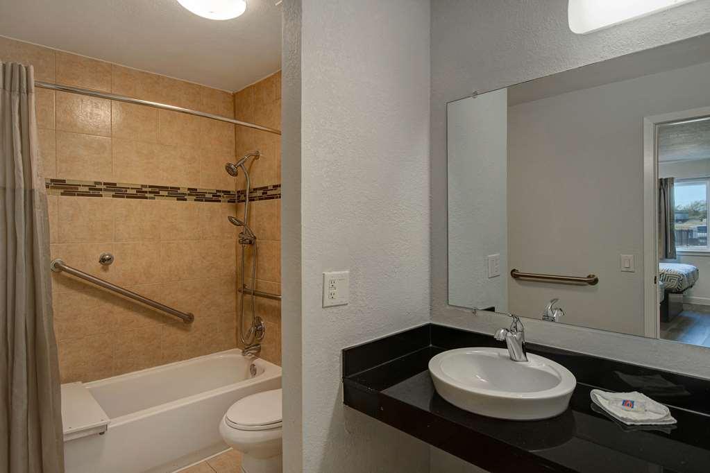 Motel 6 Fort Worth - Northside Eksteriør billede